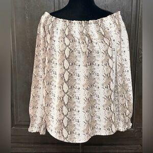 J for Justify oversized over the shoulder Snakeskin pattern blouse -Size Large